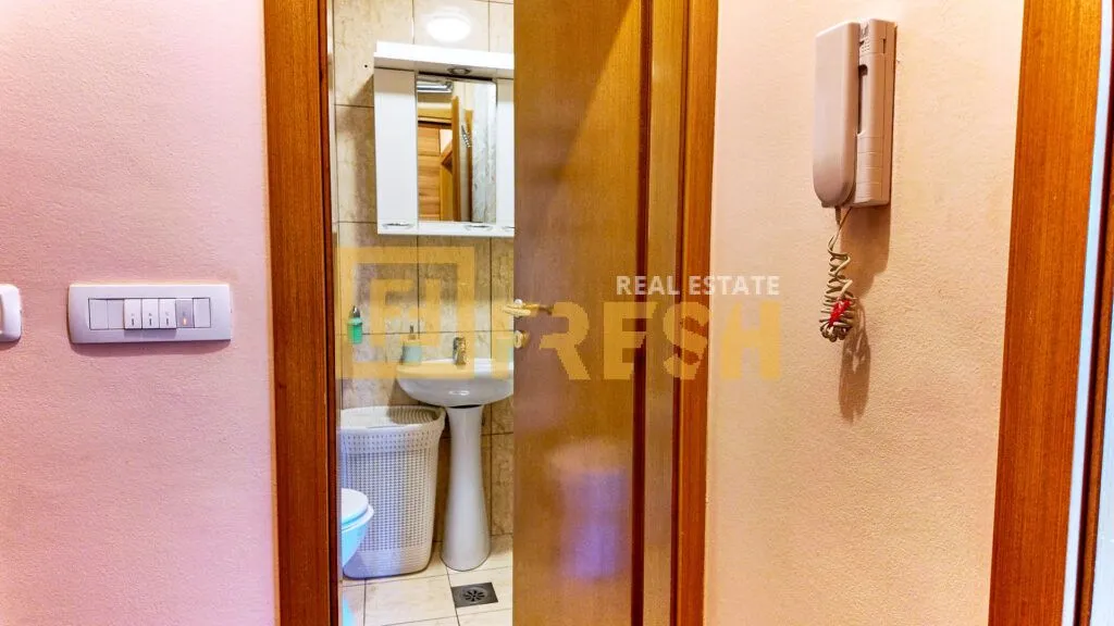 Prodaja, garsonjera, 32m², Centar, Podgorica