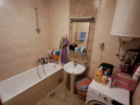 Prodaja, dvosoban stan, 70m², Stari Aerodrom, Podgorica - image 6