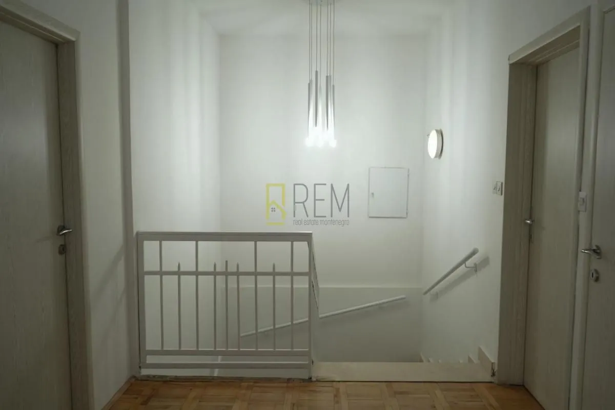 Rent, office space, 174m², Centar, Podgorica