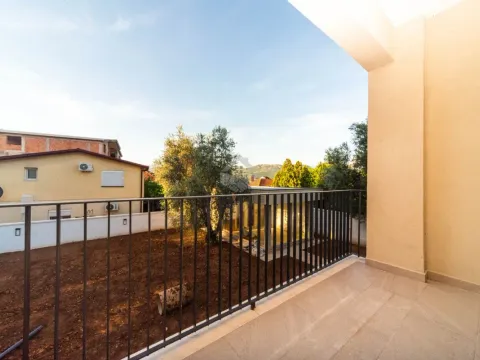 Izdavanje, kuća, 280m², Stari Aerodrom, Podgorica - image 18