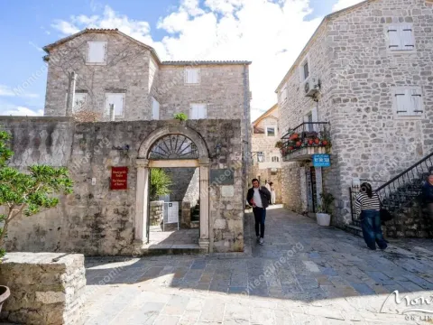 Sale, house, 91m², Stari Grad, Budva - image 30