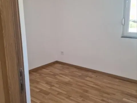 Prodaja, trosoban stan, 70m², Alibegovac, Petrovaradin - image 8