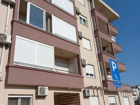 Izdavanje, jednosoban stan, 37m², Stari Aerodrom, Podgorica - image 4