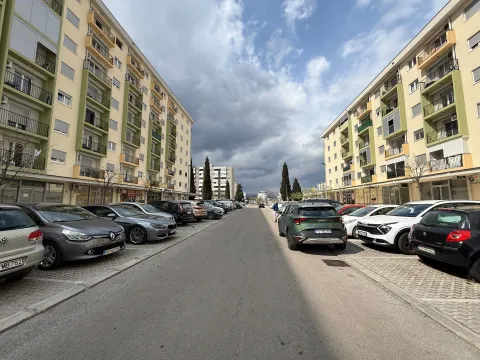 Rent, office space, 42m², Pobrežje, Podgorica - image 1