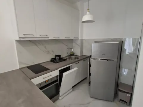 Rent, one bedroom apartment, 45m², Bulevar, Budva - image 12