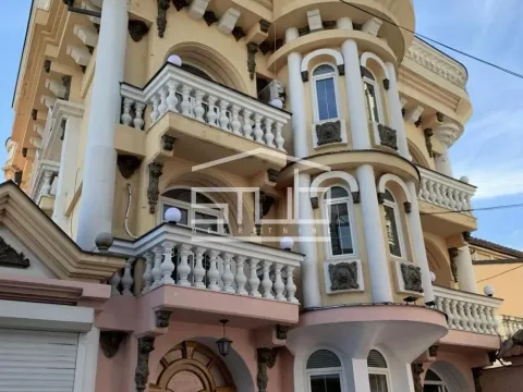 Izdavanje,  kuća, 480m2, Stari Grad, Beograd