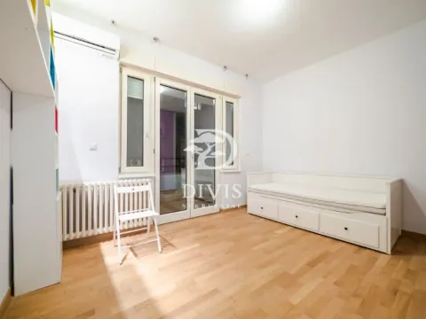 Prodaja, četvorosoban stan, 105m², Vračar Centar, Vračar Sve Podlokacije - image 3