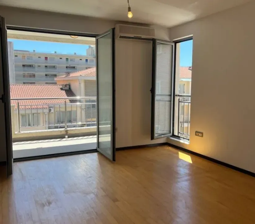 Prodaja, trosoban stan, 89m², Rozino, Budva