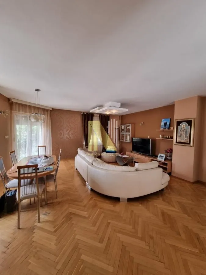 Izdavanje, četvorosoban stan, 210m², Telep, Novi Sad Sve Podlokacije