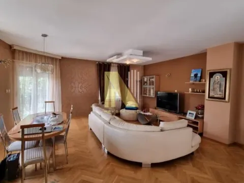 Rent, four bedroom apartment, 210m², Telep, Novi Sad Sve Podlokacije