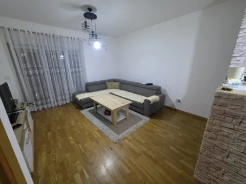 Prodaja, jednosoban stan, 46m², Stari Aerodrom, Podgorica - image 2