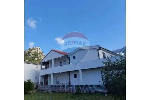 Prodaja, kuća, 161m², Sutomore, Bar