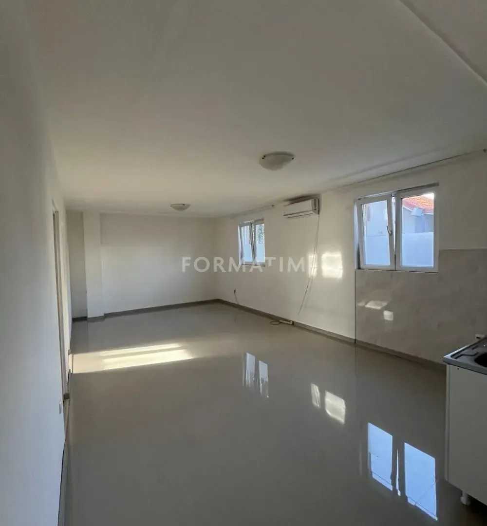 Rent, four bedroom apartment, 100m², Krnjaca, Palilula Sve Podlokacije