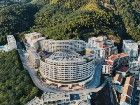 Prodaja, garsonjera, 42m², Budva, Crna Gora - image 10