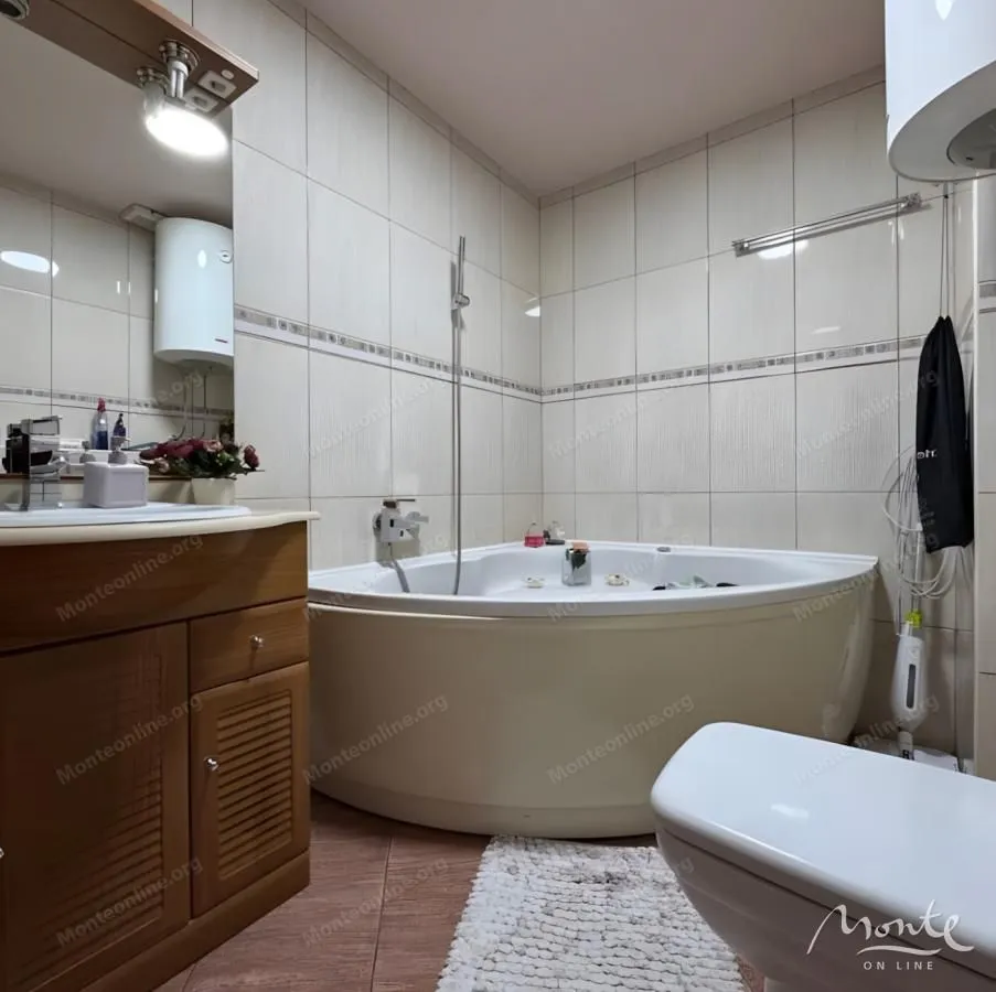 Prodaja, trosoban stan, 109m², Momišići, Podgorica