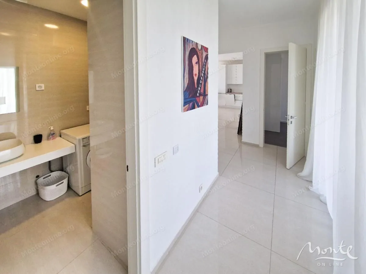 Sale, two bedroom apartment, 65m², Bečići, Budva