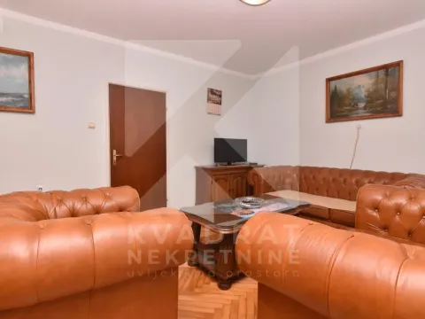 Izdavanje, trosoban stan, 120m², Zagorič, Podgorica - image 1