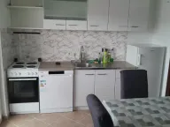 Rent, three bedroom apartment, 120m², Tivat, Crna Gora - image 5
