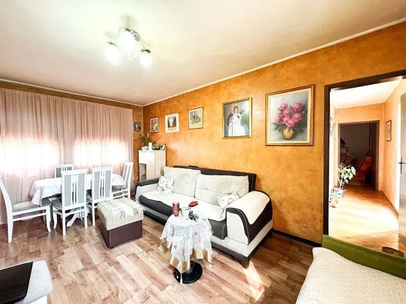 Prodaja, dvosoban stan, 77m², Centar, Podgorica