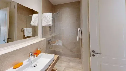 Prodaja, jednosoban stan, 55m², Luštica Bay, Tivat - image 8