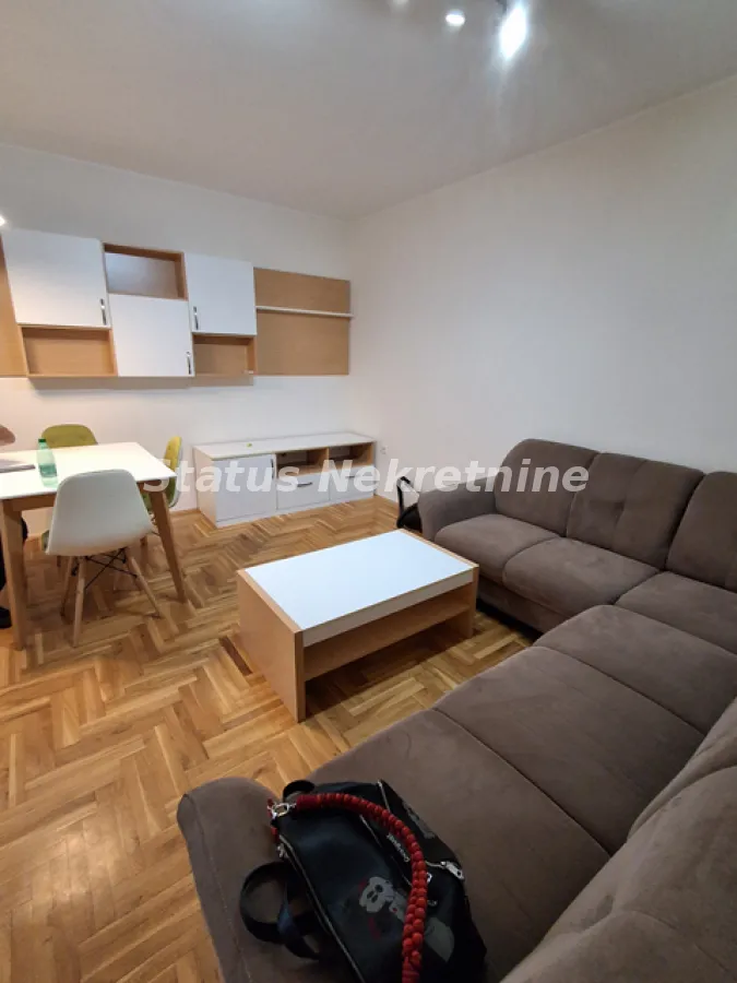 Izdavanje, dvosoban stan, 43m², Grbavica, Novi Sad Sve Podlokacije