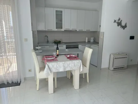 Rent, one bedroom apartment, 52m², Centar, Budva - image 5