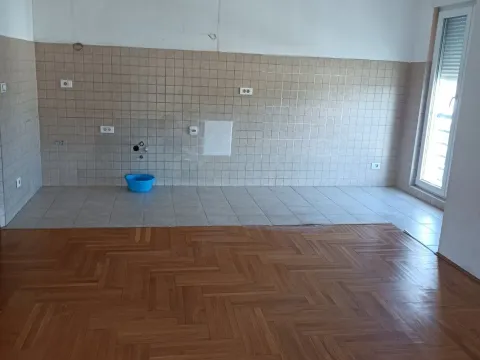 Prodaja, jednosoban stan, 48m², Stari Aerodrom, Podgorica - image 5