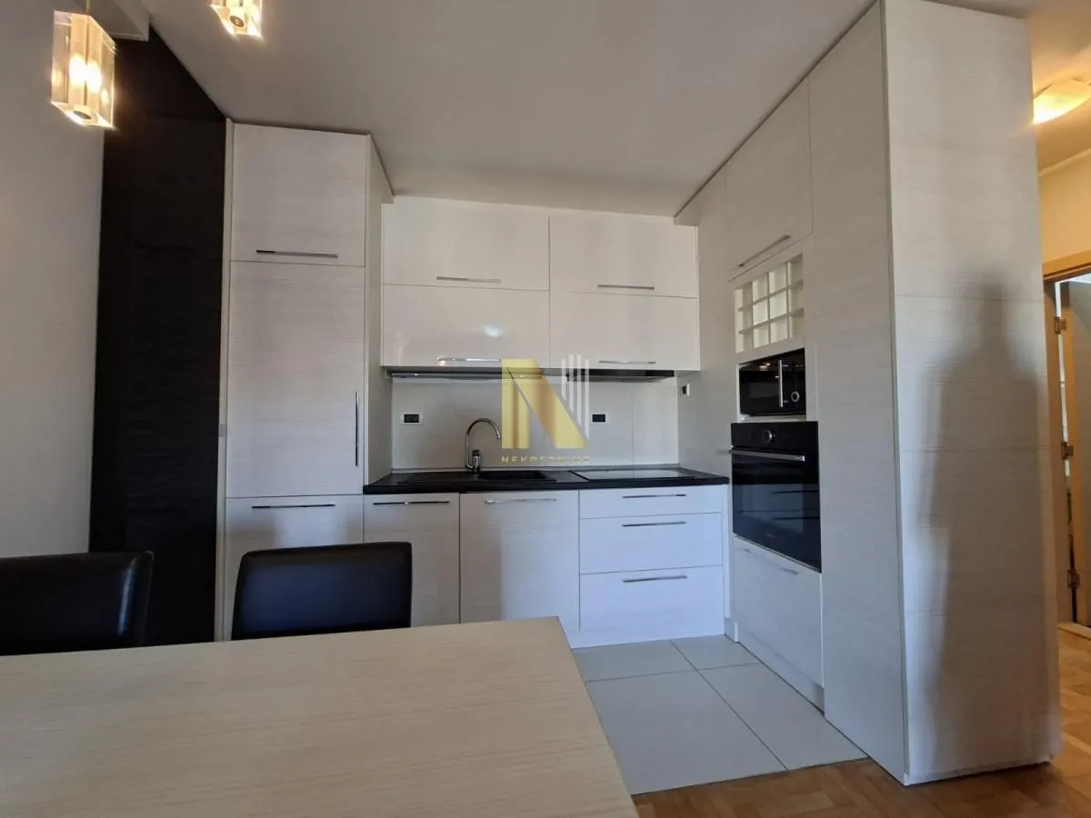 Prodaja, dvosoban stan, 42m², Bulevar Evrope, Novi Sad Sve Podlokacije