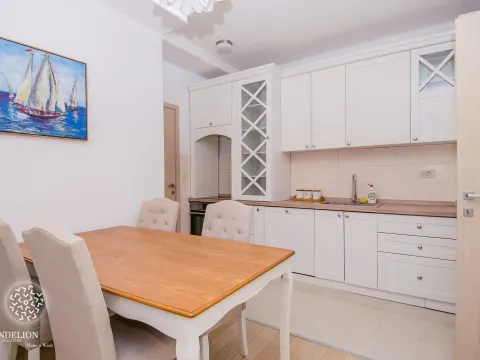 Izdavanje, jednosoban stan, 50m², City Kvart, Podgorica - image 3