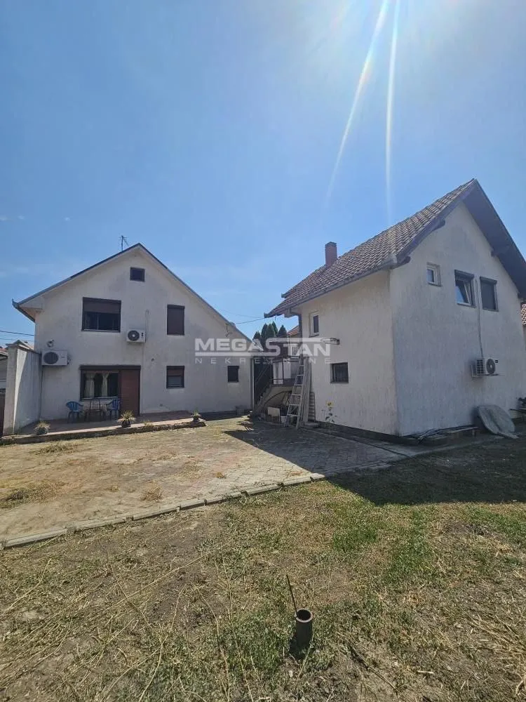 Sale, house, 235m², Batajnica, Beograd