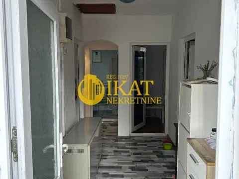 Sale, four bedroom apartment, 80m², Kumodraž 1, Kumodraž Sve Podlokacije