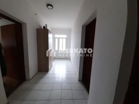 Prodaja, kuća, 242m², Gradnulica, Zrenjanin - image 9