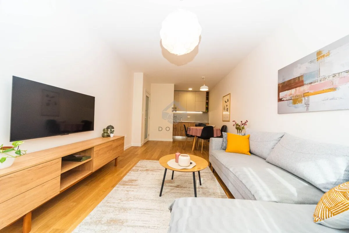 Izdavanje, jednosoban stan, 49m², Central Point, Podgorica