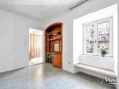 Prodaja, kuća, 90m², Tivat, Crna Gora - image 5