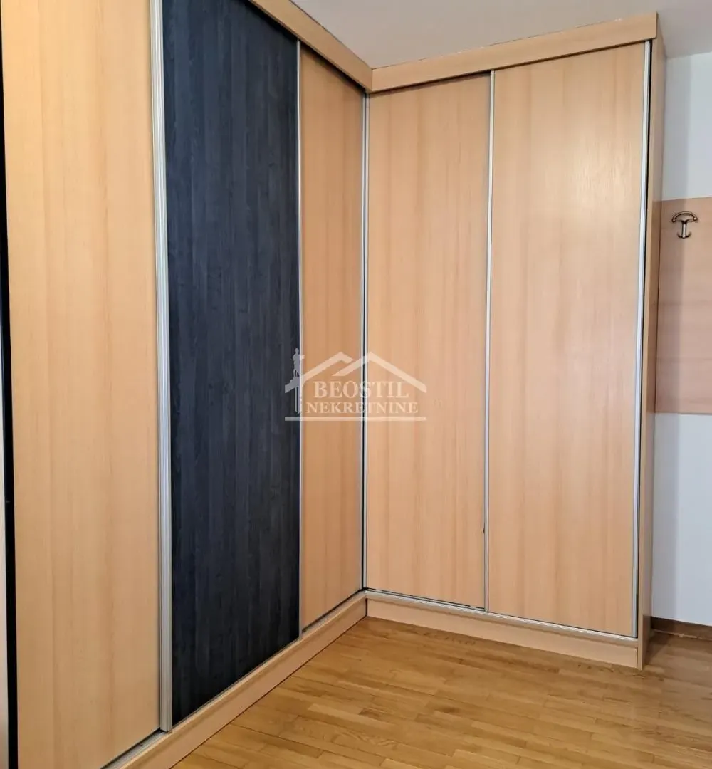 Rent, three bedroom apartment, 81m², Crveni Krst, Beograd
