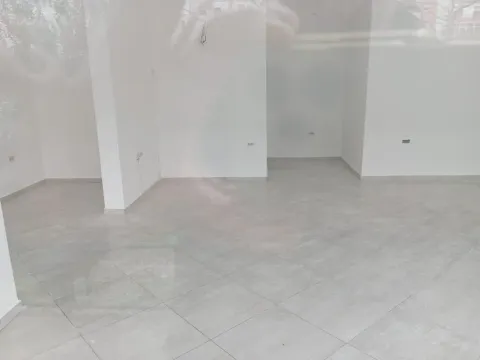 Rent, office space, 45m², Stari Aerodrom, Podgorica - image 2