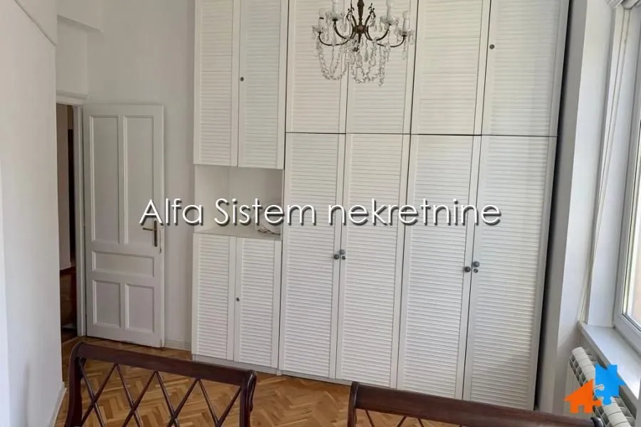 Izdavanje, četvorosoban stan, 133m², Stari Grad, Beograd