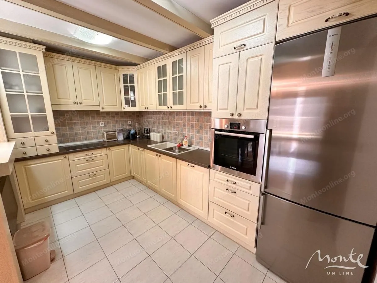 Prodaja, dvosoban stan, 92m², City Kvart, Podgorica