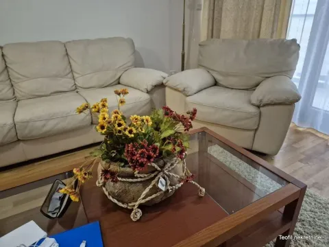 Izdavanje, trosoban stan, 75m², Kalenić Pijaca, Vračar Sve Podlokacije - image 3