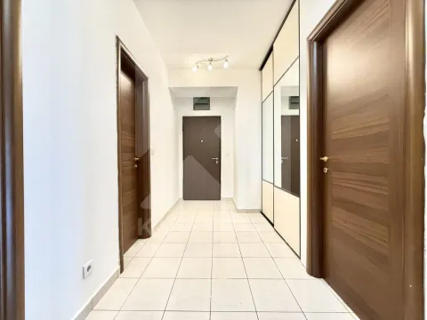 Izdavanje, trosoban stan, 109m², City Kvart, Podgorica - image 17