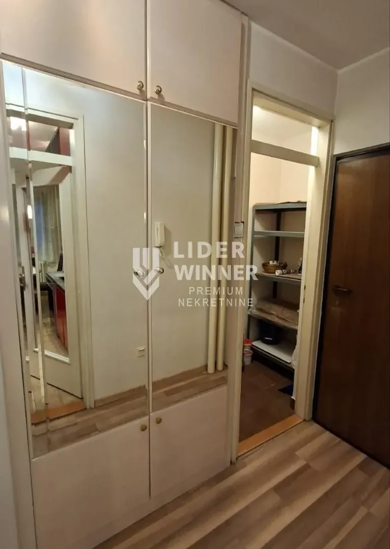 Rent, two bedroom apartment, 53m², Kalenić Pijaca, Vračar Sve Podlokacije