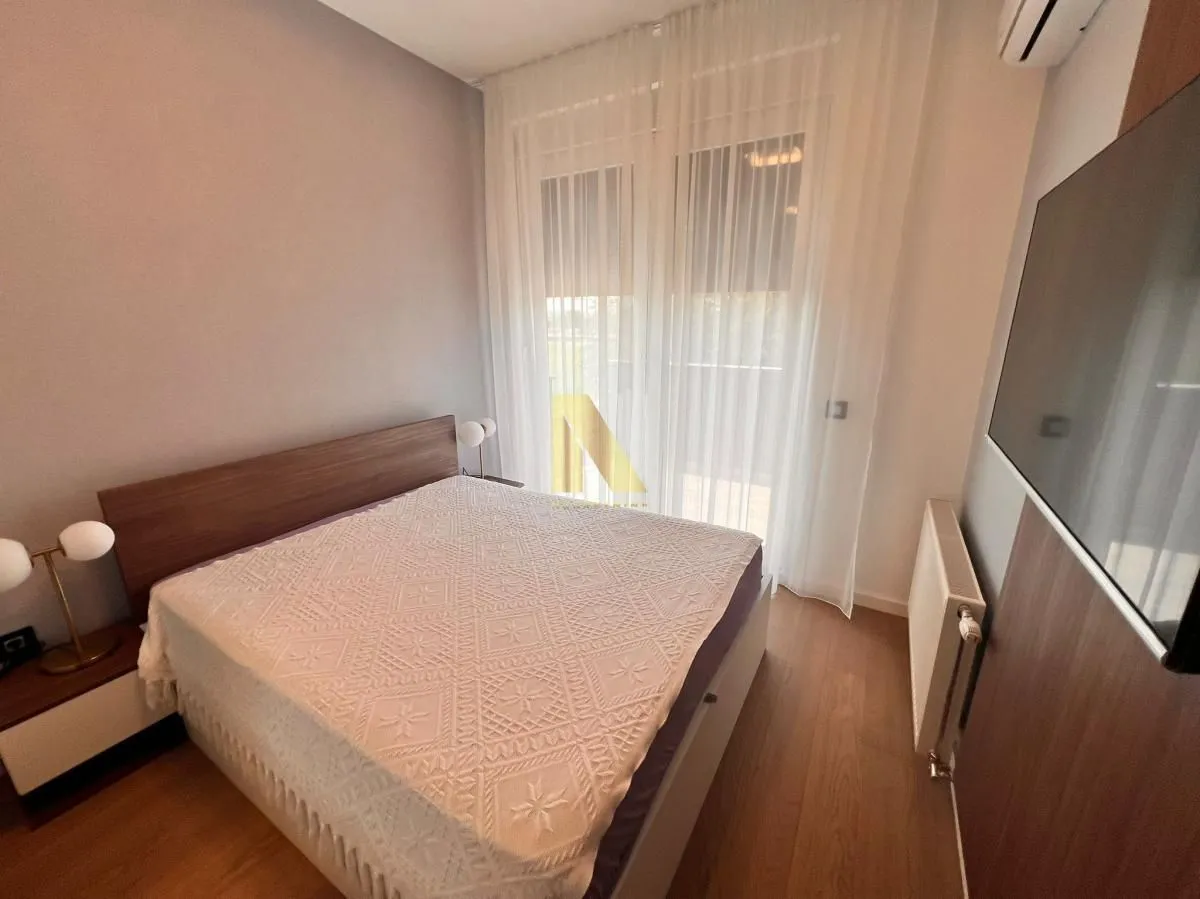 Izdavanje, trosoban stan, 69m², Lipov gaj, Novi Sad Sve Podlokacije