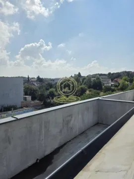 Pogled sa terase na naselje i okolno zelenilo. - image 17