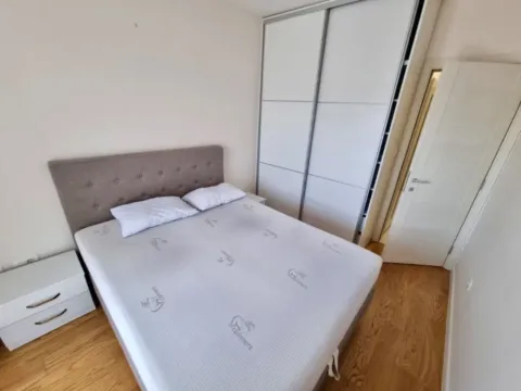 Izdavanje, jednosoban stan, 50m², Central Point, Podgorica - image 8