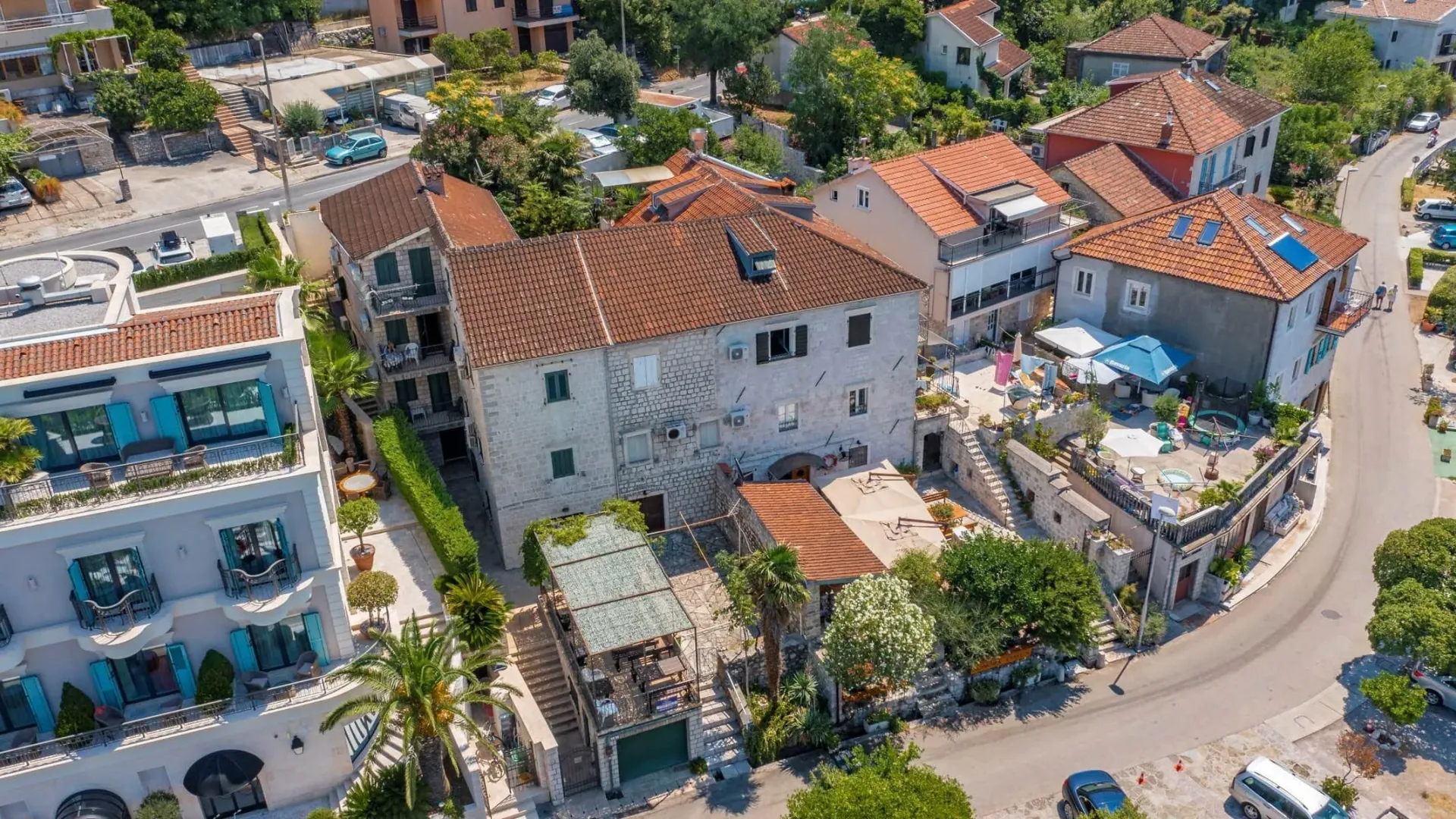 Sale, house, 400m², Dobrota, Kotor