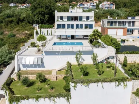 Prodaja, kuća, 760m², Đenovići, Herceg Novi