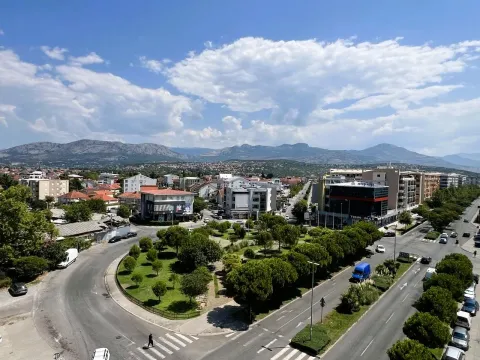 Rent, three bedroom apartment, 130m², Stari Aerodrom, Podgorica - image 10