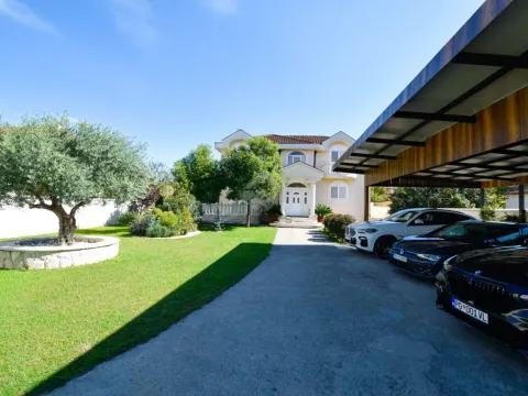 Izdavanje, kuća, 300m², Zabjelo, Podgorica - image 2