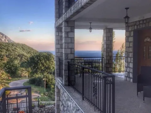 Izdavanje, kuća, 150m², Kuljače, Budva - image 20