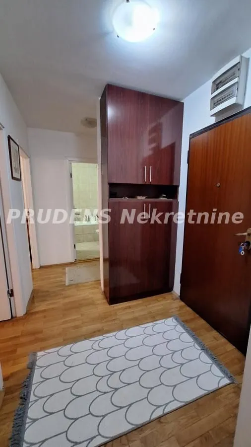 Prodaja, četvorosoban stan, 109m², Crveni Krst, Beograd